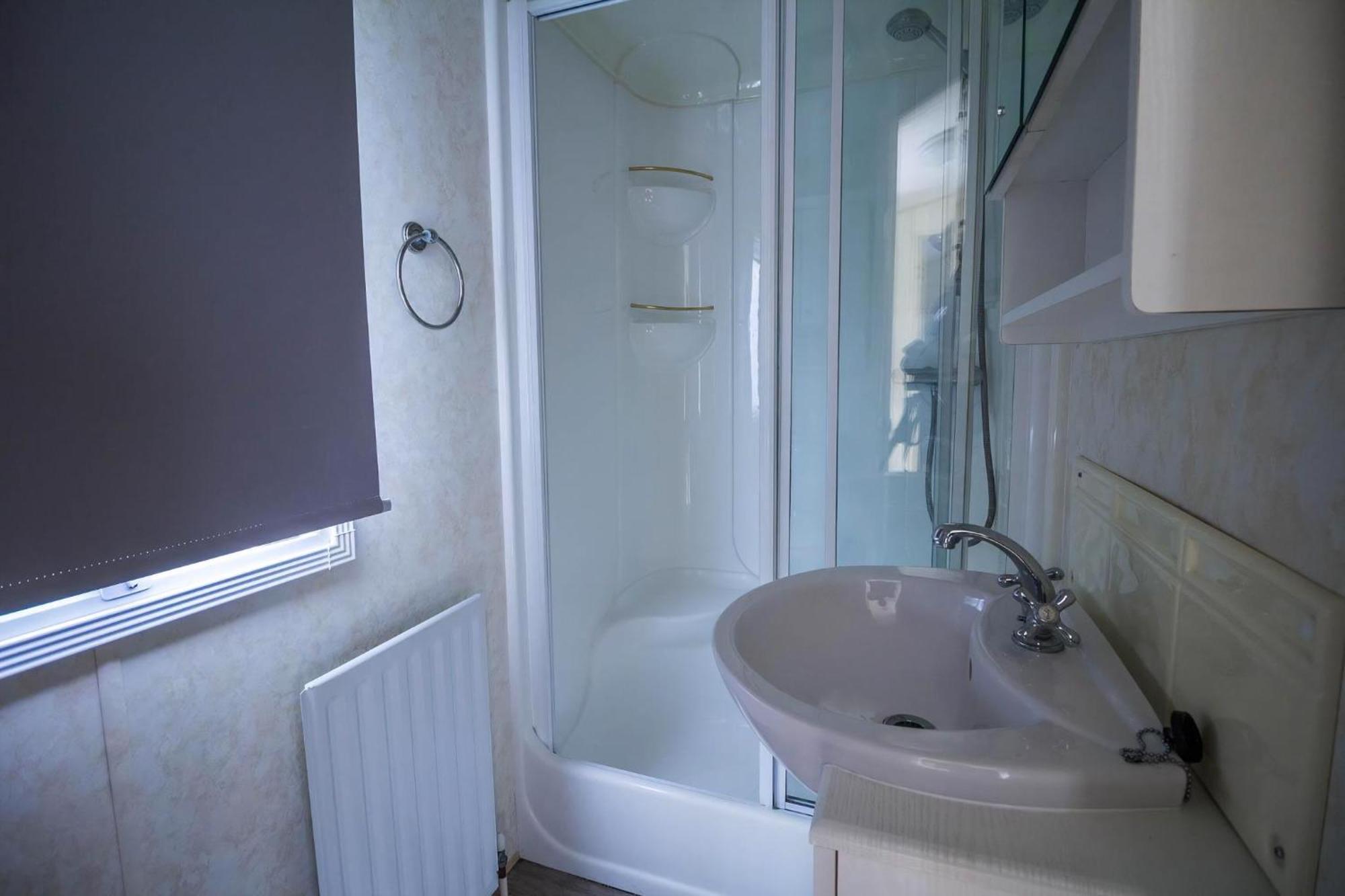 Brilliant Caravan For Hire At Manor Park In Hunstanton Norfolk Ref 23176K Hotel Exterior photo