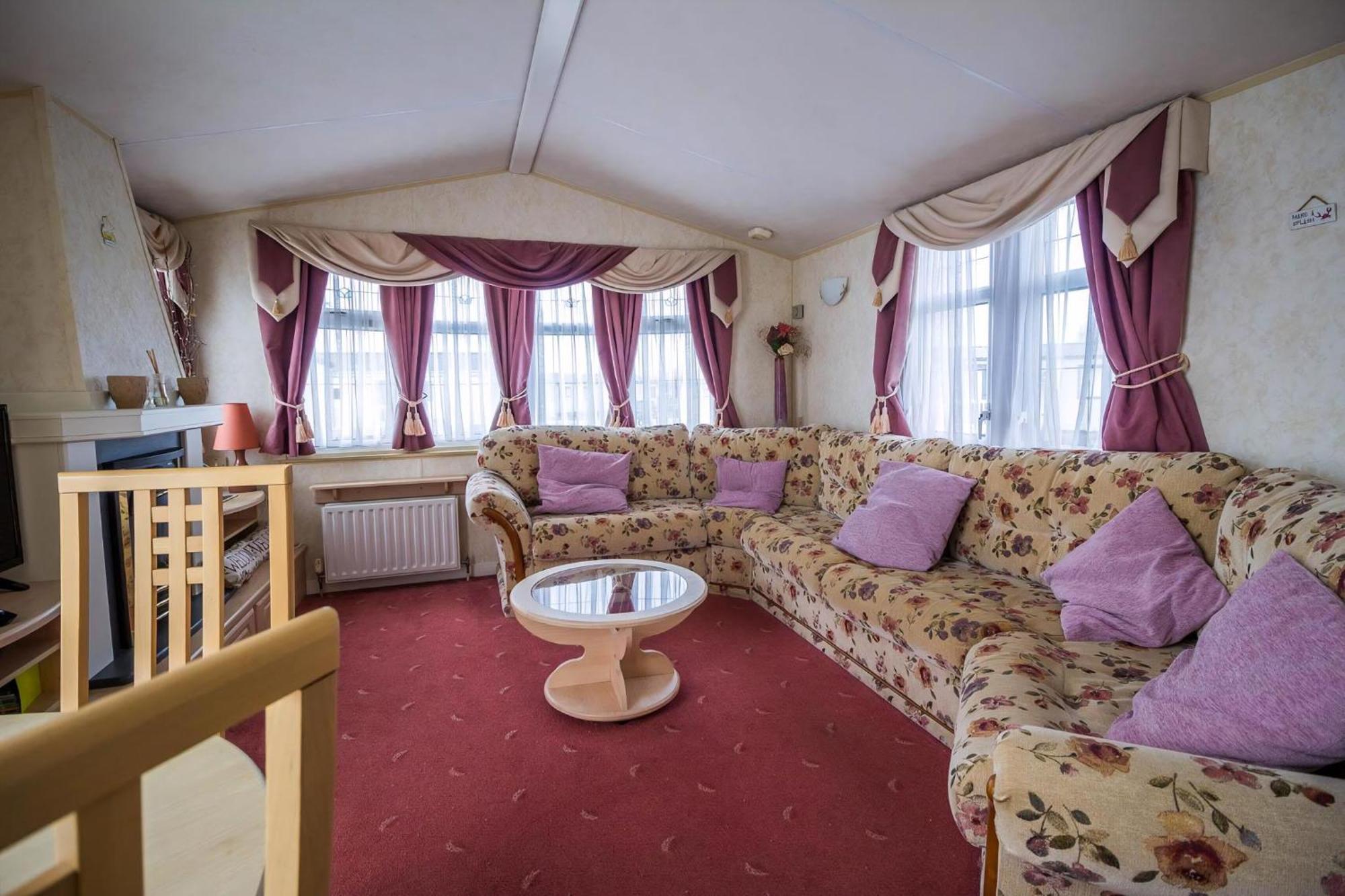 Brilliant Caravan For Hire At Manor Park In Hunstanton Norfolk Ref 23176K Hotel Exterior photo
